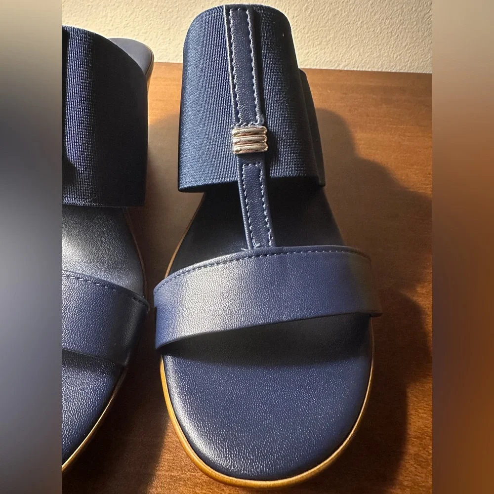 ITALIAN Shoemakers Besy Women's Wedge Moderate Height Band Sandal - Picture 7 of 7